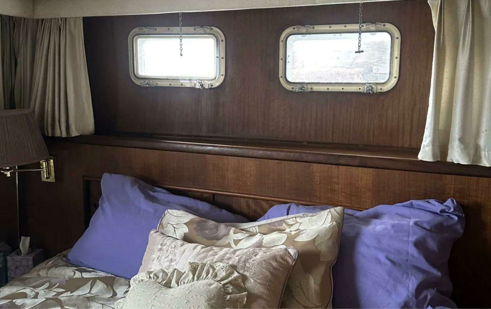 1974 Hatteras 58 Yachtfish - Image 16