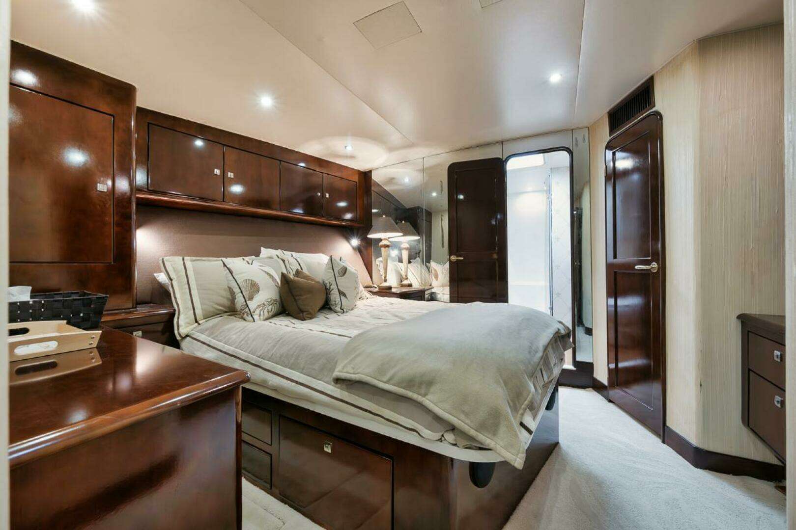 2005 Ocean 73 Super Sport - Image 11