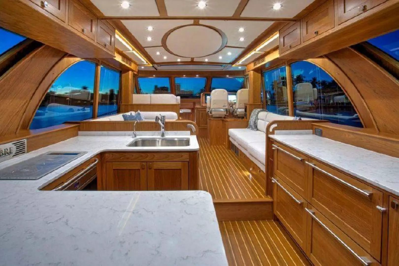 2027 Sabre 58 Salon Express - Image 6