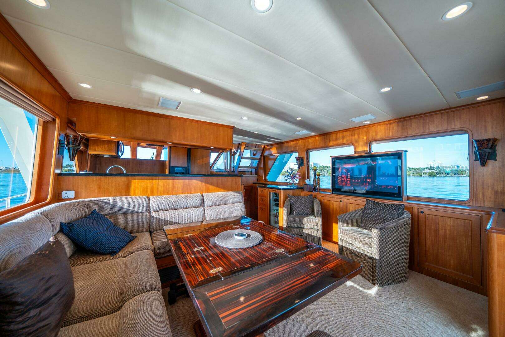 2006 Offshore Yachts 72 Pilothouse - Image 25