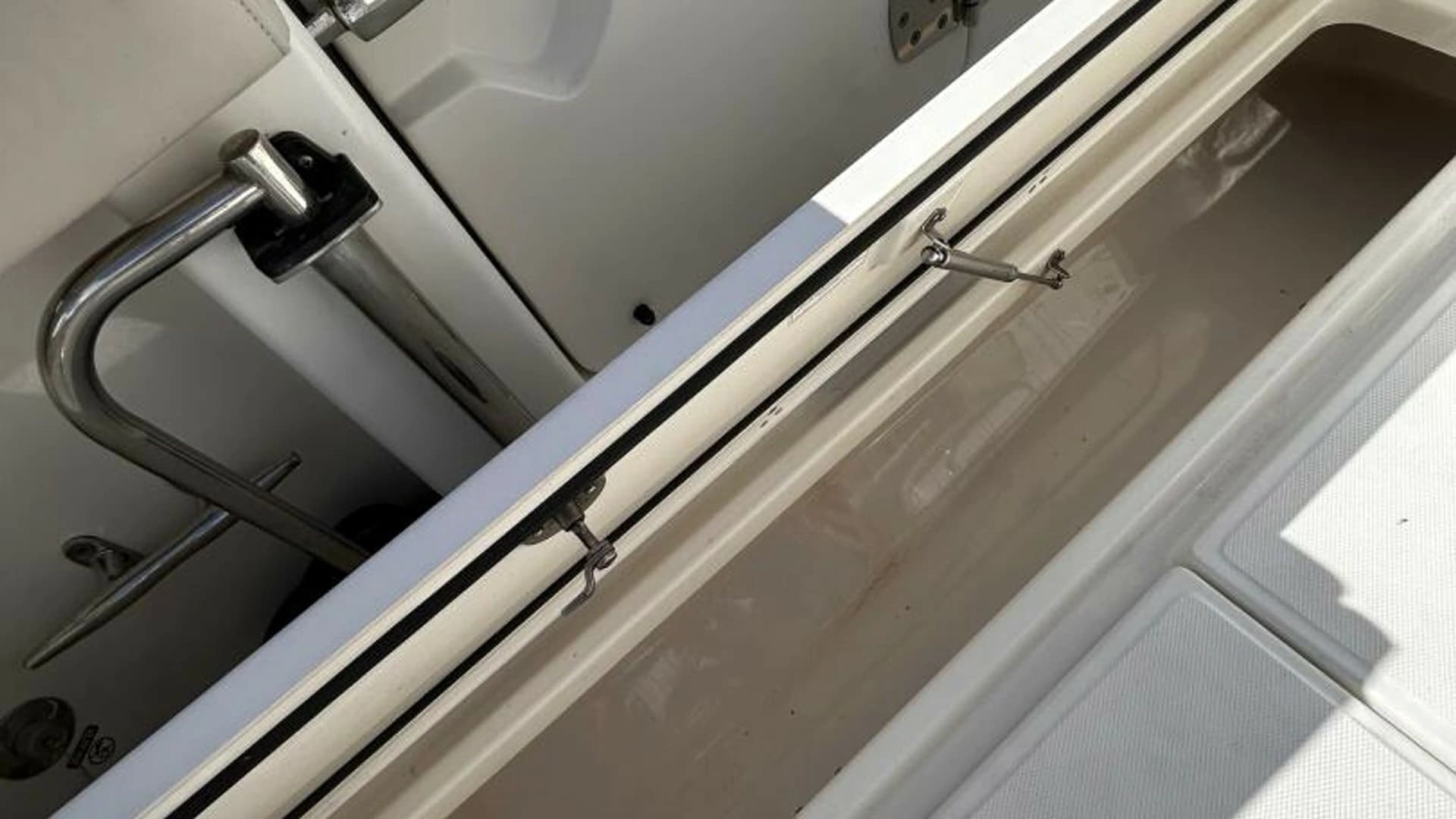 2017 Boston Whaler 330 Outrage - Image 28