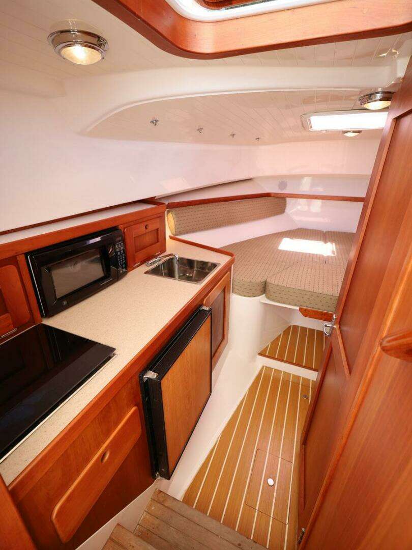 2007 Hunt Yachts Surfhunter 29 - Image 14