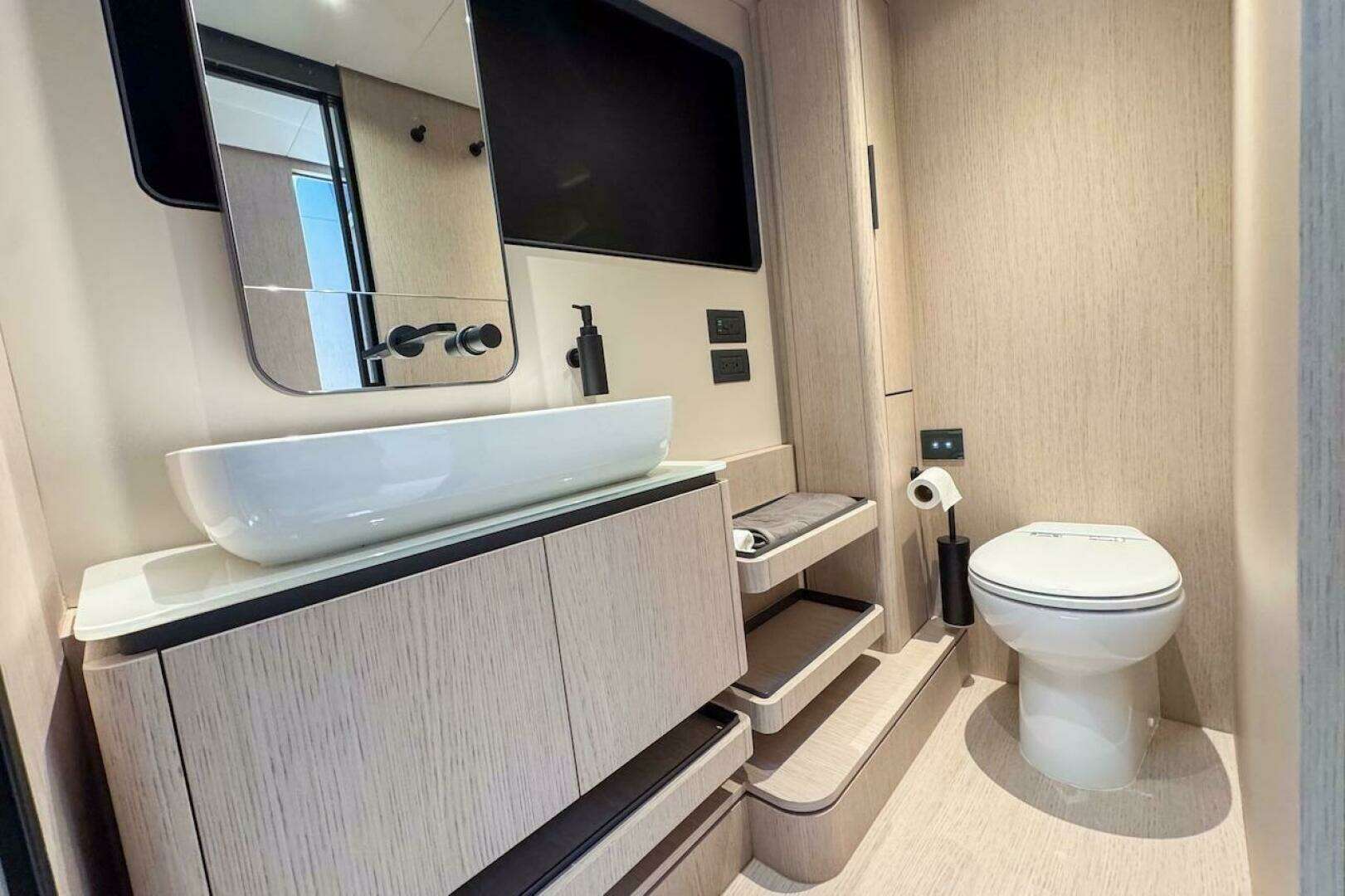 2024 Ferretti Yachts 580 - Image 37