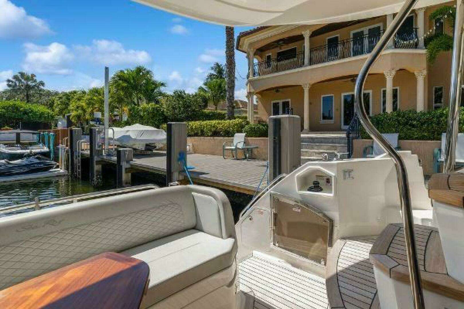 2018 Sea Ray L590 Fly - Image 5