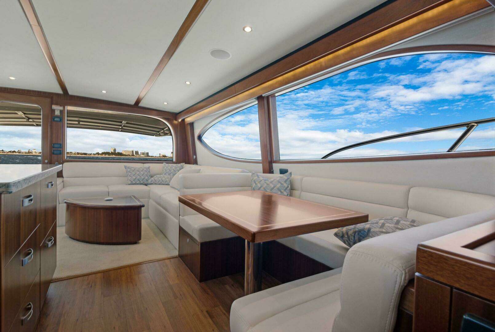 2016 Hatteras GT63 - Image 35