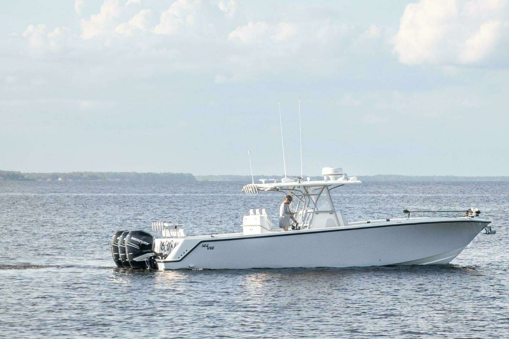 2021 SeaVee 370Z - Image 3