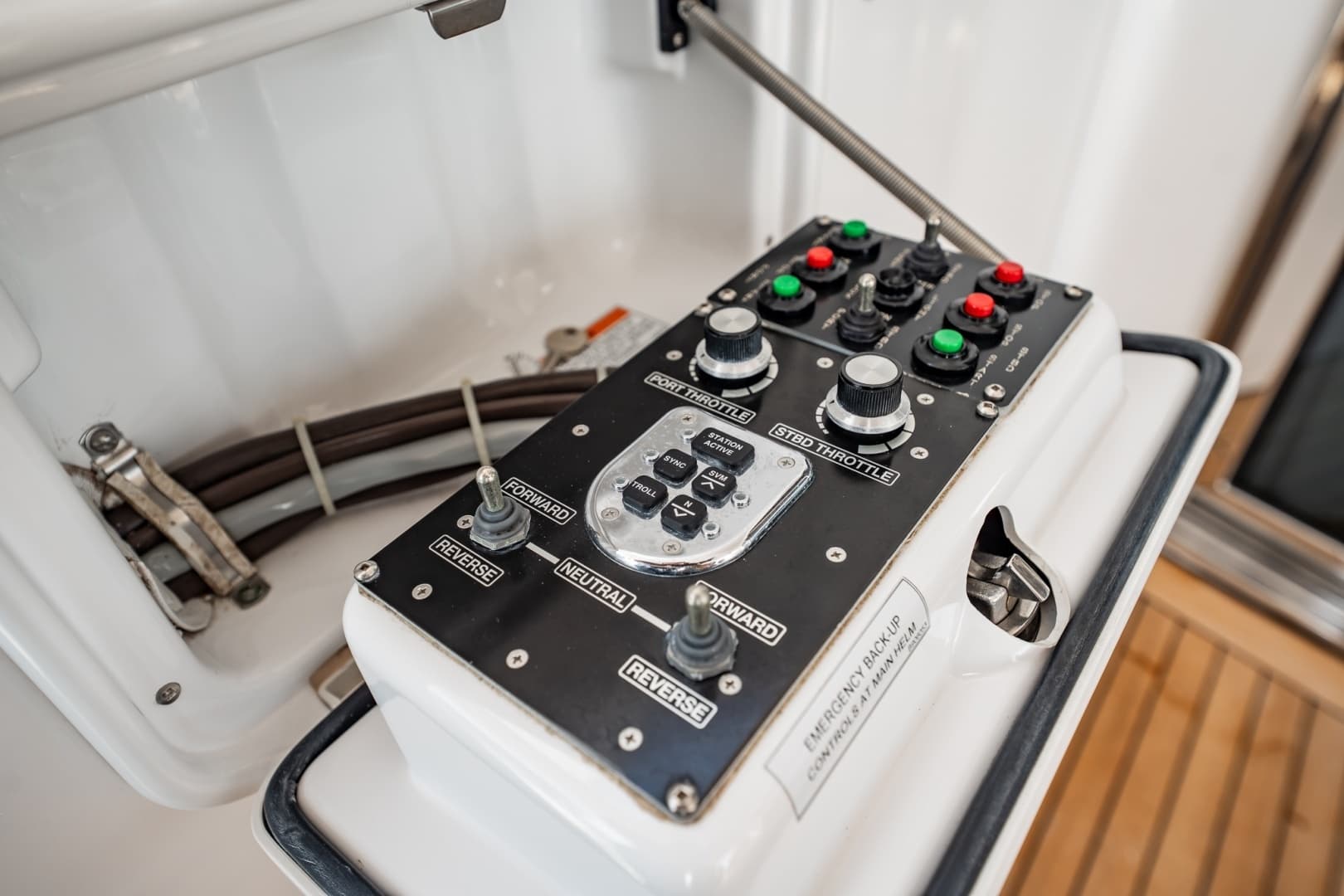 2012 Hatteras — - Image 158