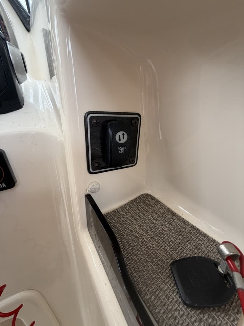 2019 Grady-White — - Image 34