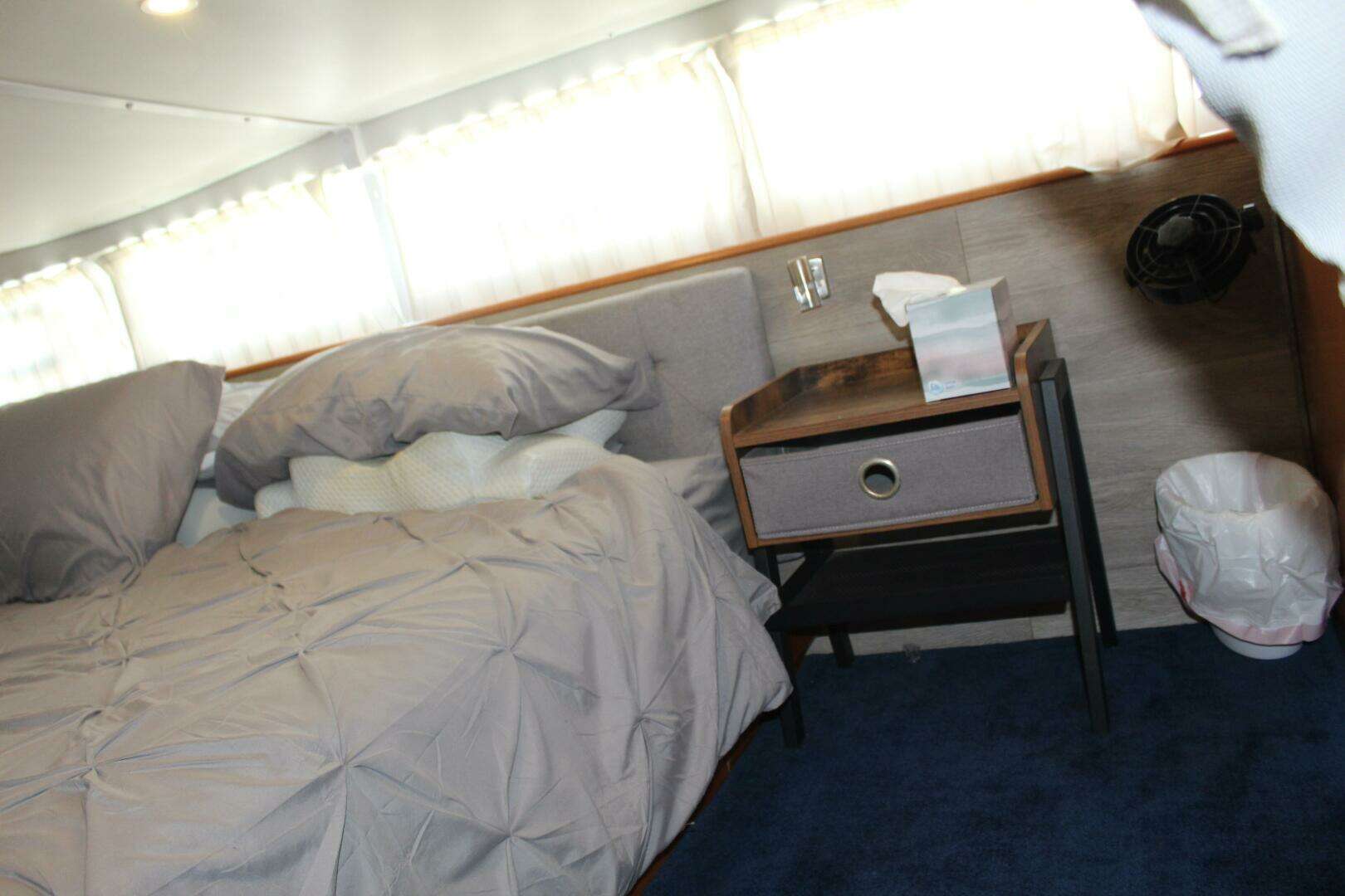 2004 Lagoon 43 Power Cat - Image 23