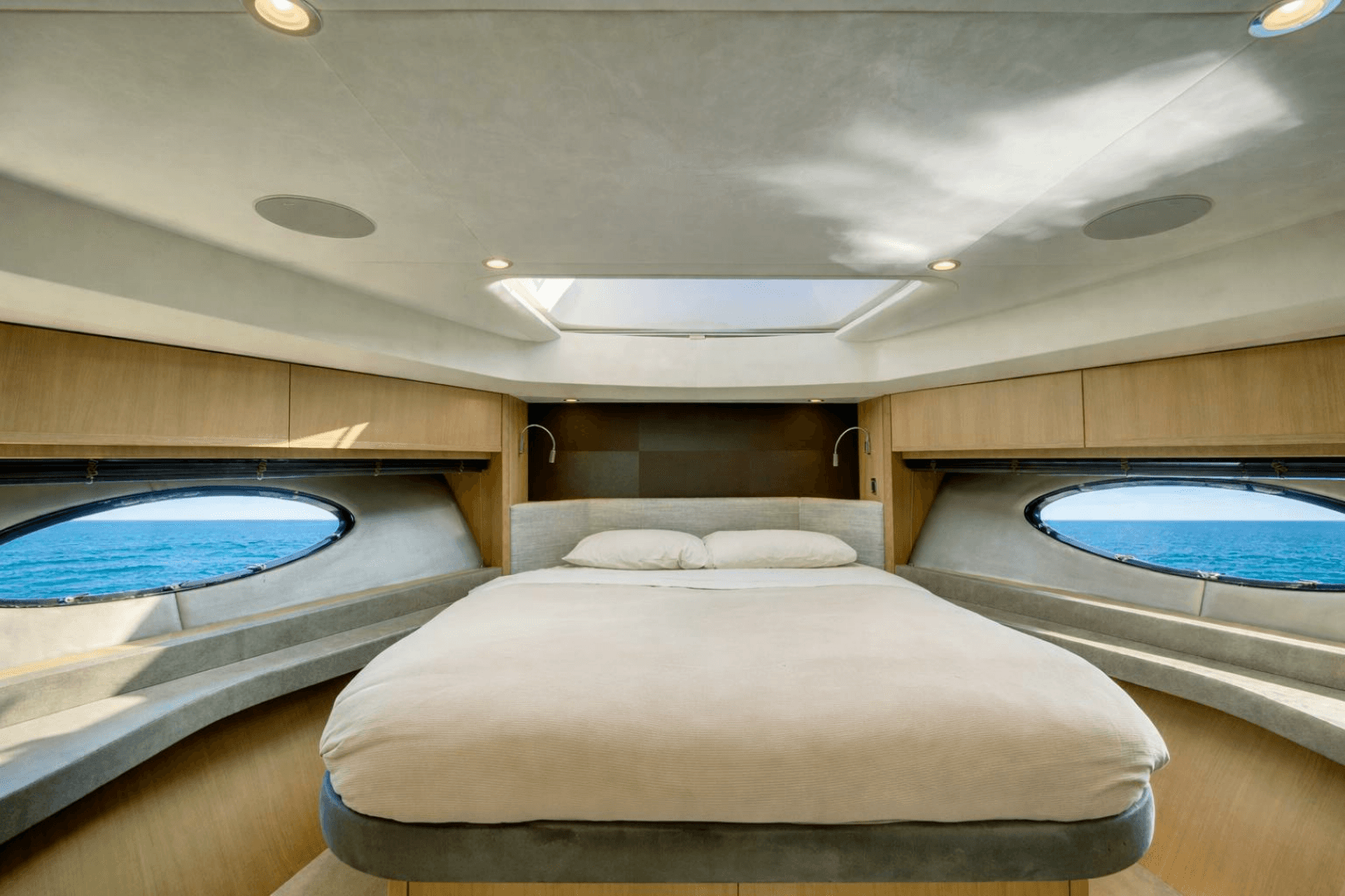 2014 Princess Yachts — - Image 15