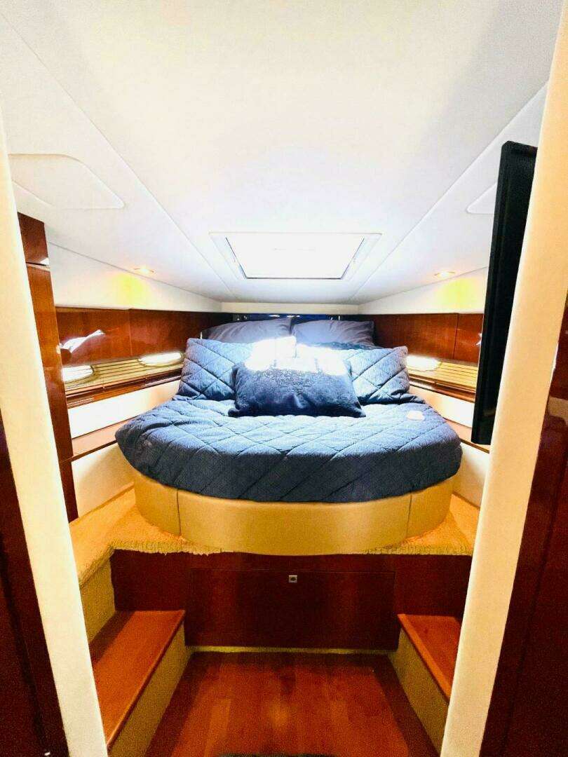 2010 Sea Ray 450 Sundancer - Image 25