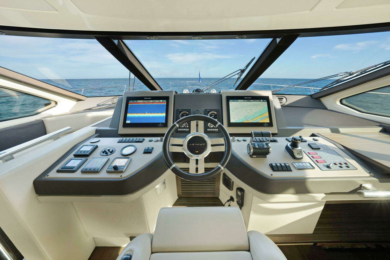 2017 Azimut 60 Flybridge - Image 17