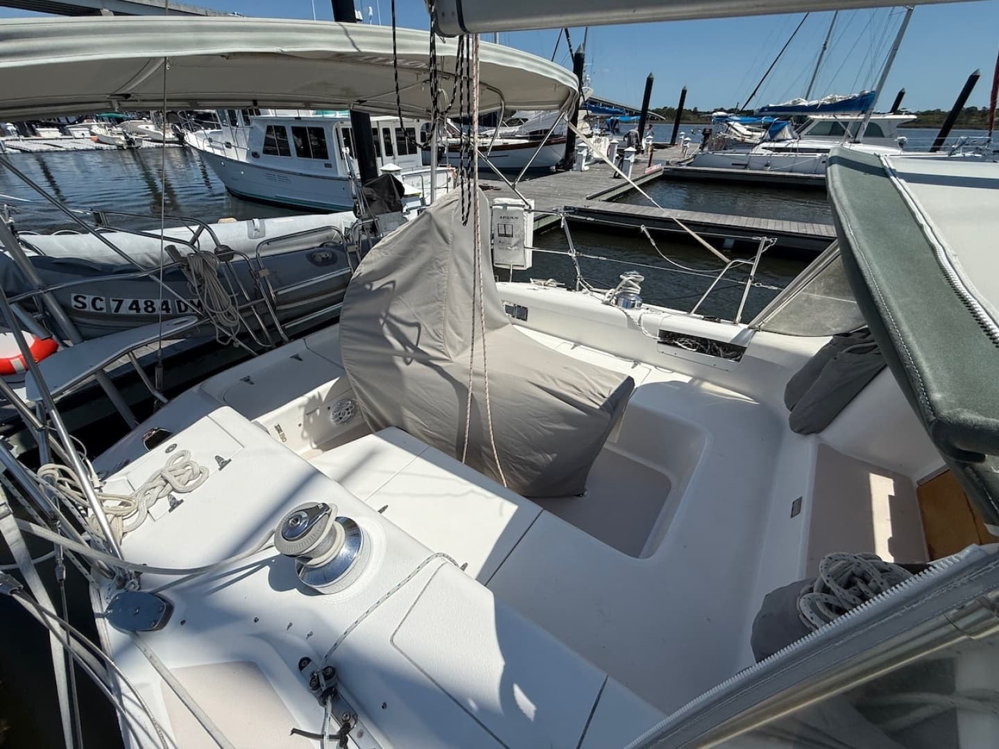 1998 Catalina 380 - Image 12