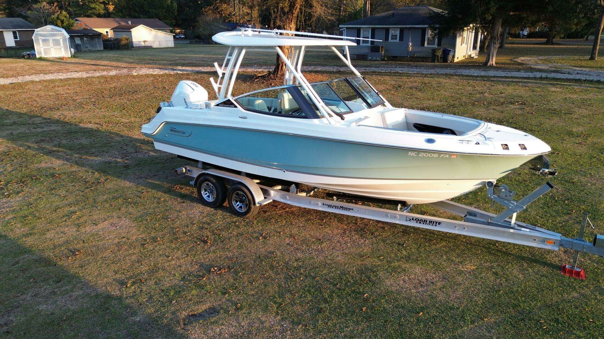 2023 Boston Whaler 240 Vantage - Image 22
