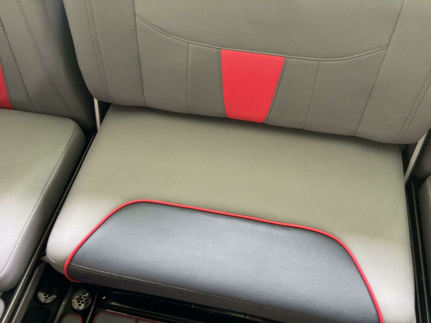 2022 Malibu 23 LSV - Image 22
