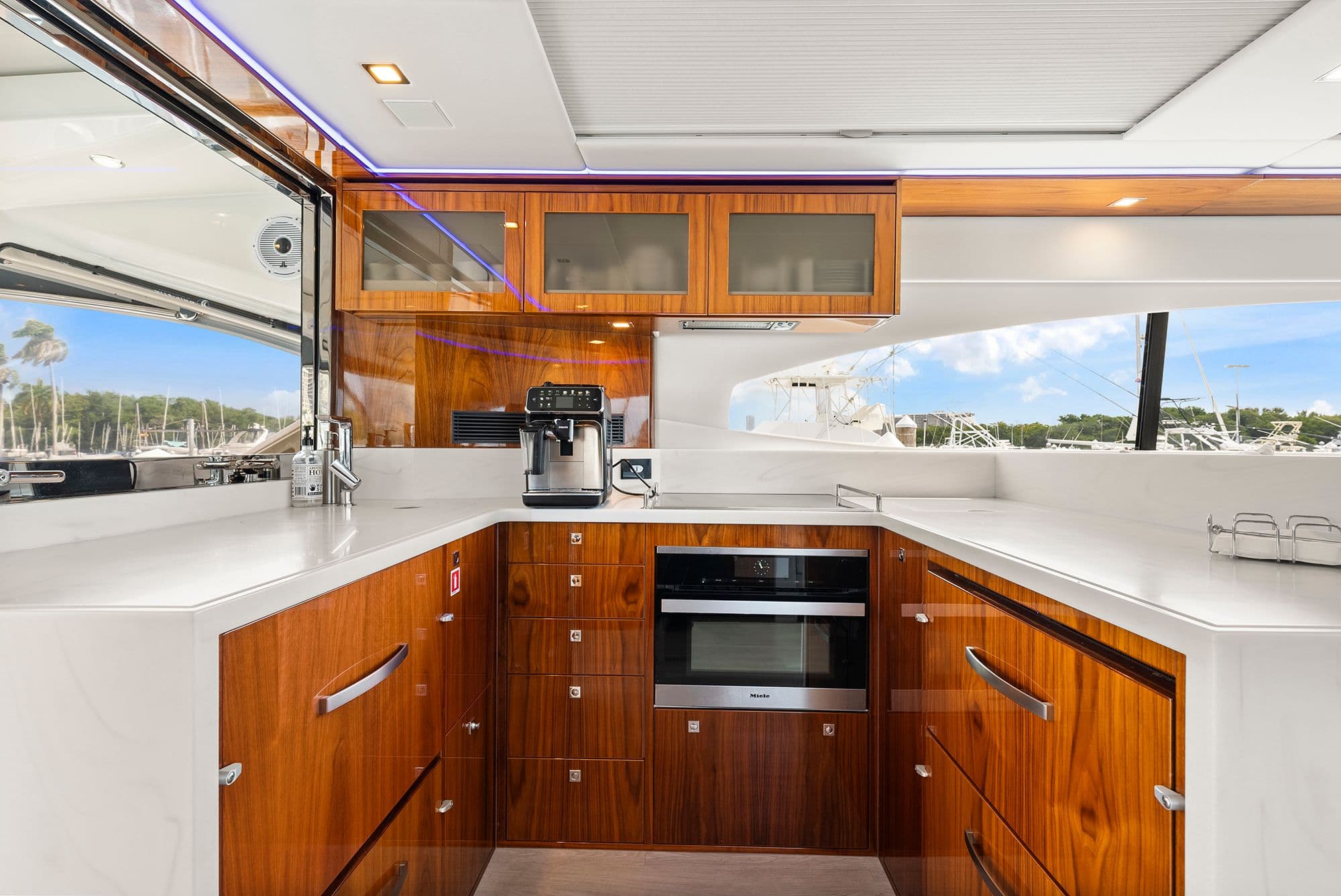 2024 Riviera 6000 Sport Yacht - 112