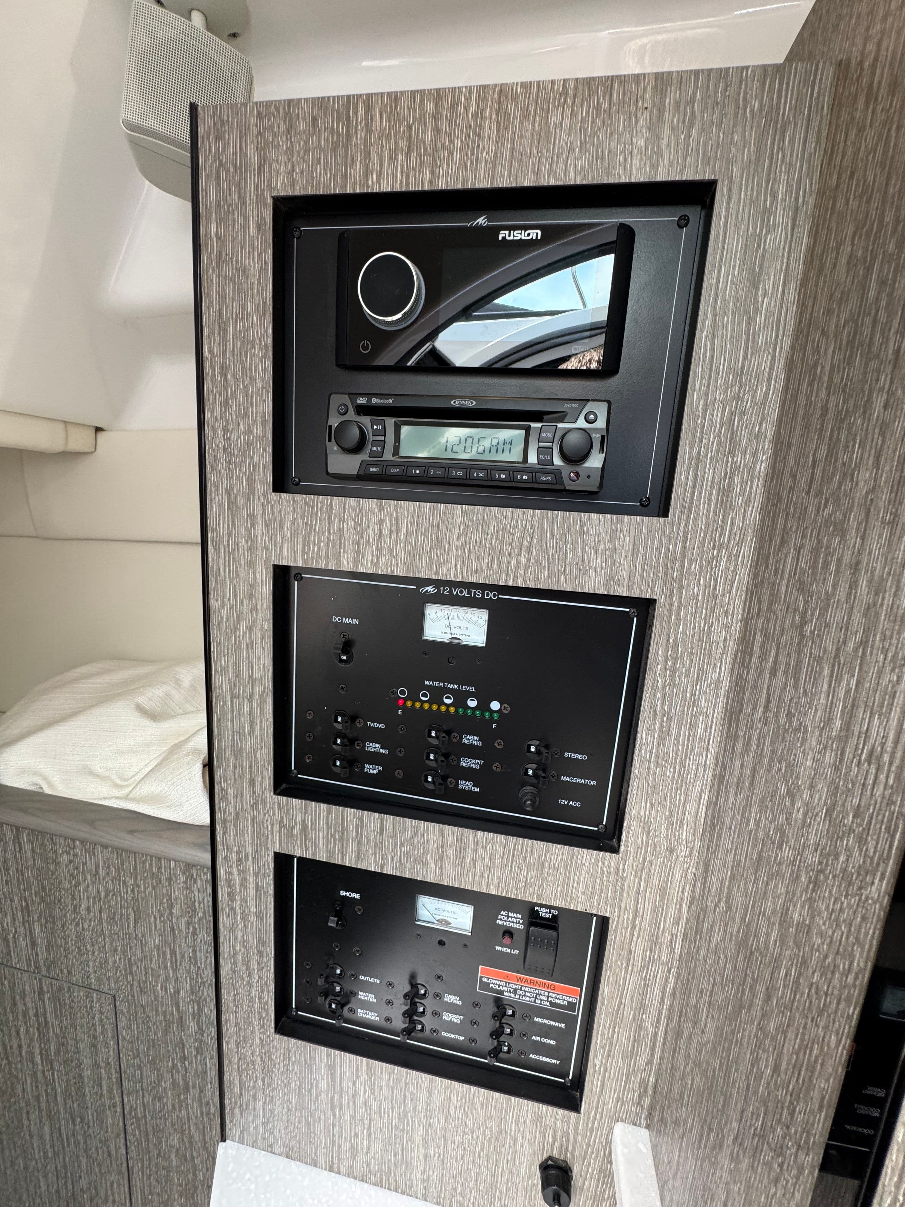 2021 Monterey 295 Sport Yacht - 47