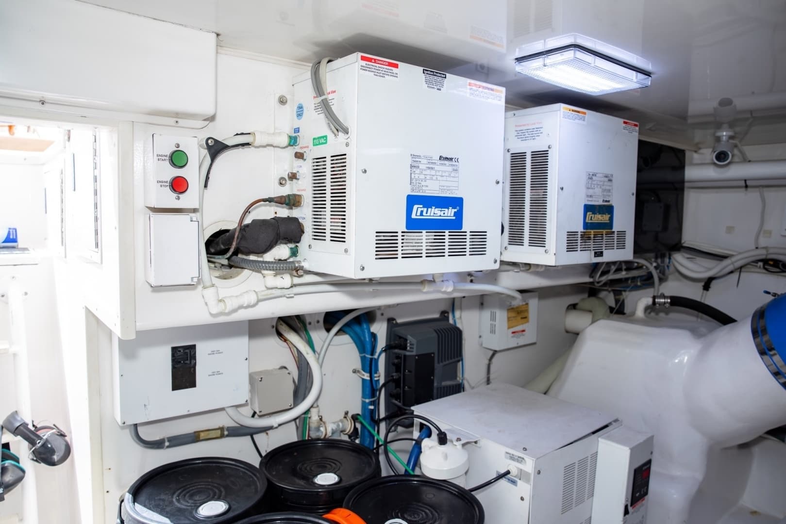 2008 Viking 60 Convertible - Image 33