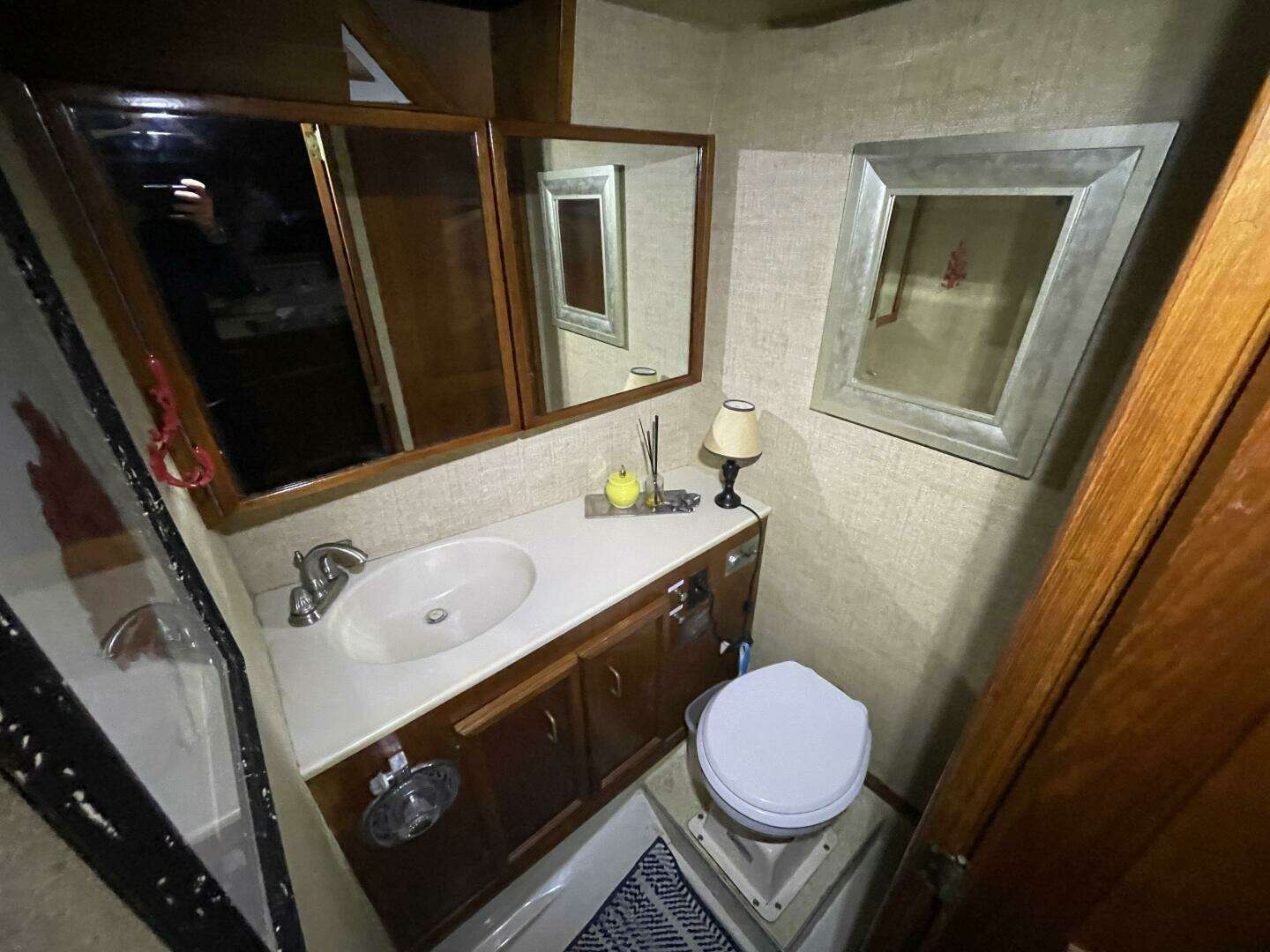 1986 Egg Harbor 40 Motor Yacht - Image 40