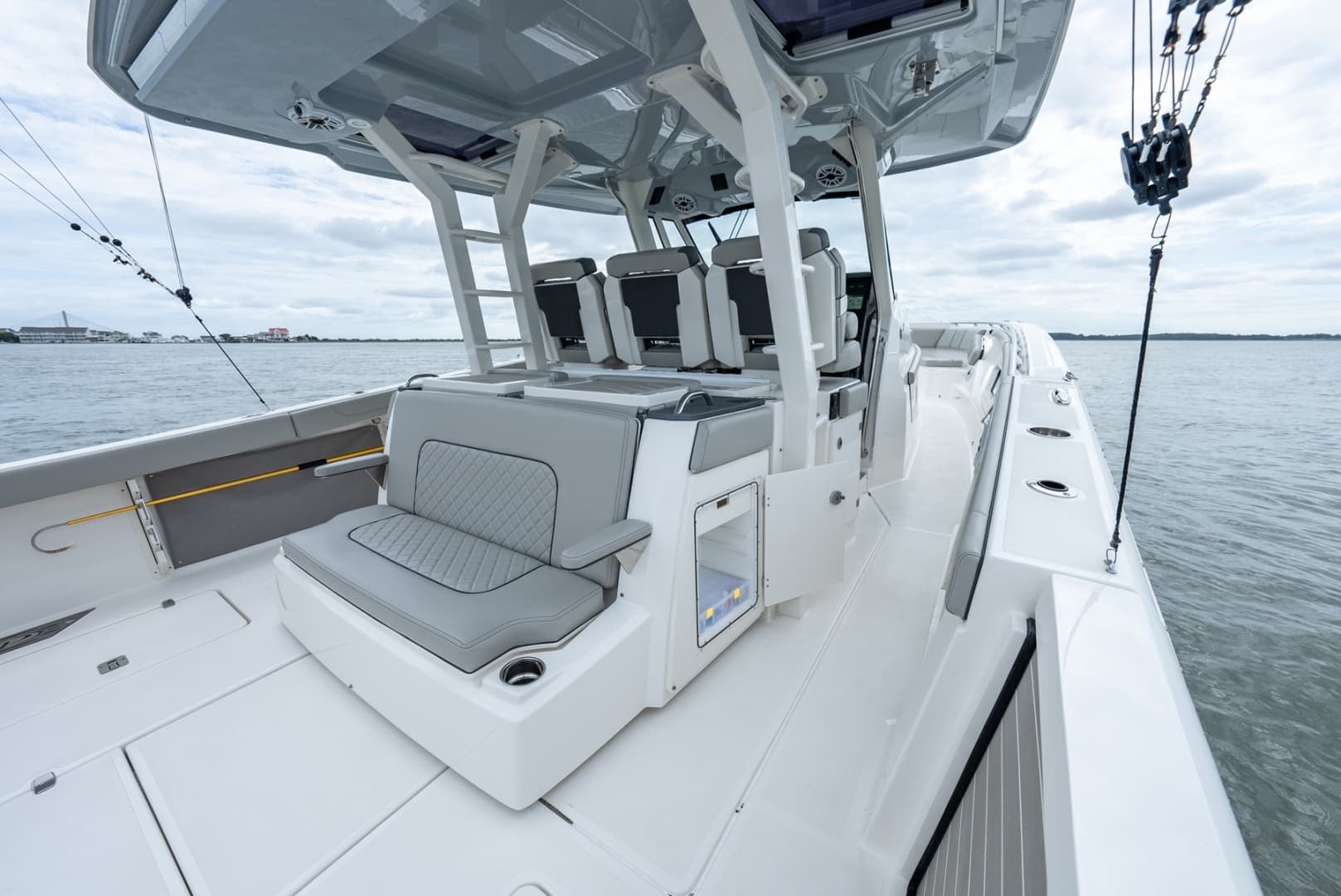 2023 Pursuit S 428 Sport - Image 32