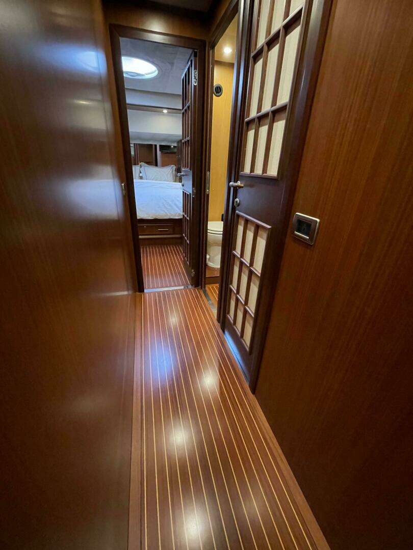 2006 Mochi Craft 74' Dolphin - Image 66
