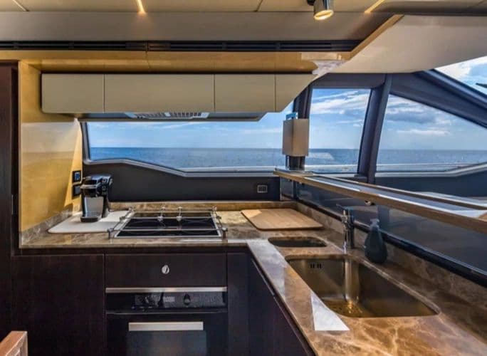 2016 Azimut 66 Fly - Image 9