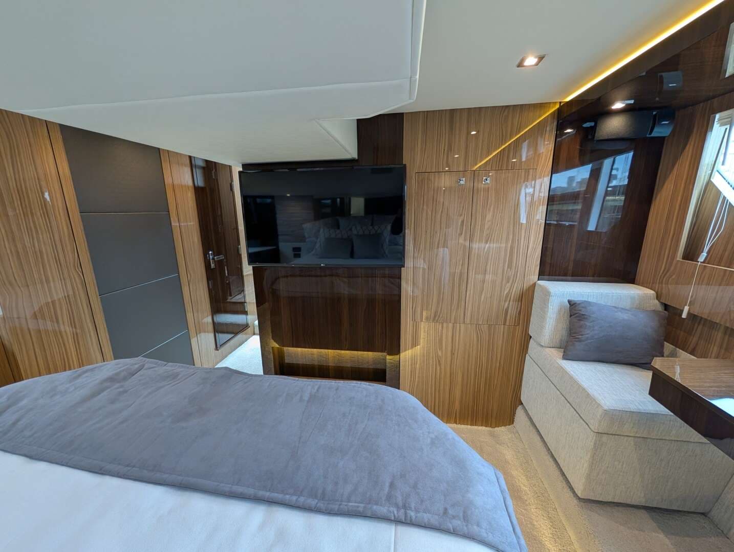 2022 Cruisers Yachts 54 Cantius - Image 35