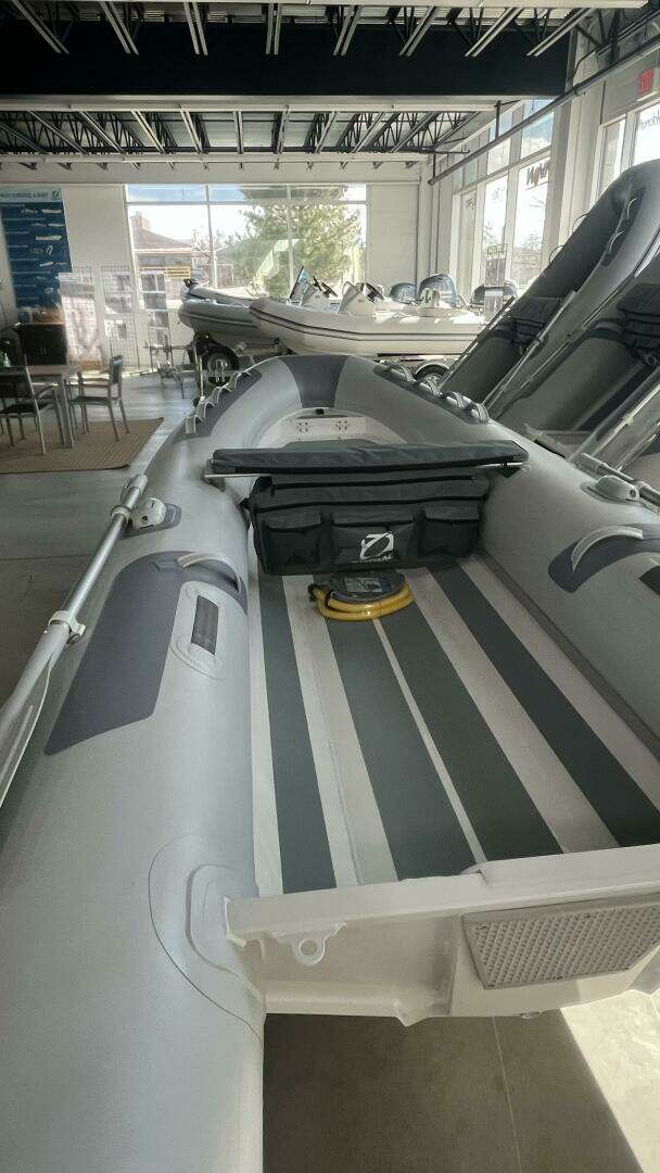 2023 Zodiac Cadet 390 DL RIB ALU PVC - Image 4