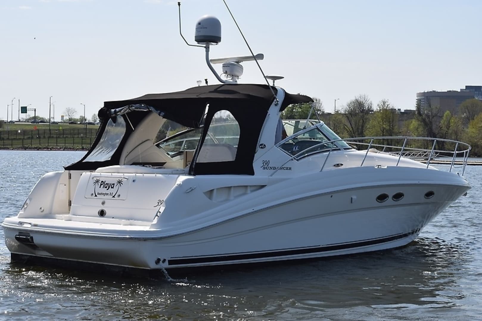 2004 Sea Ray 390 Sundancer - Image 2