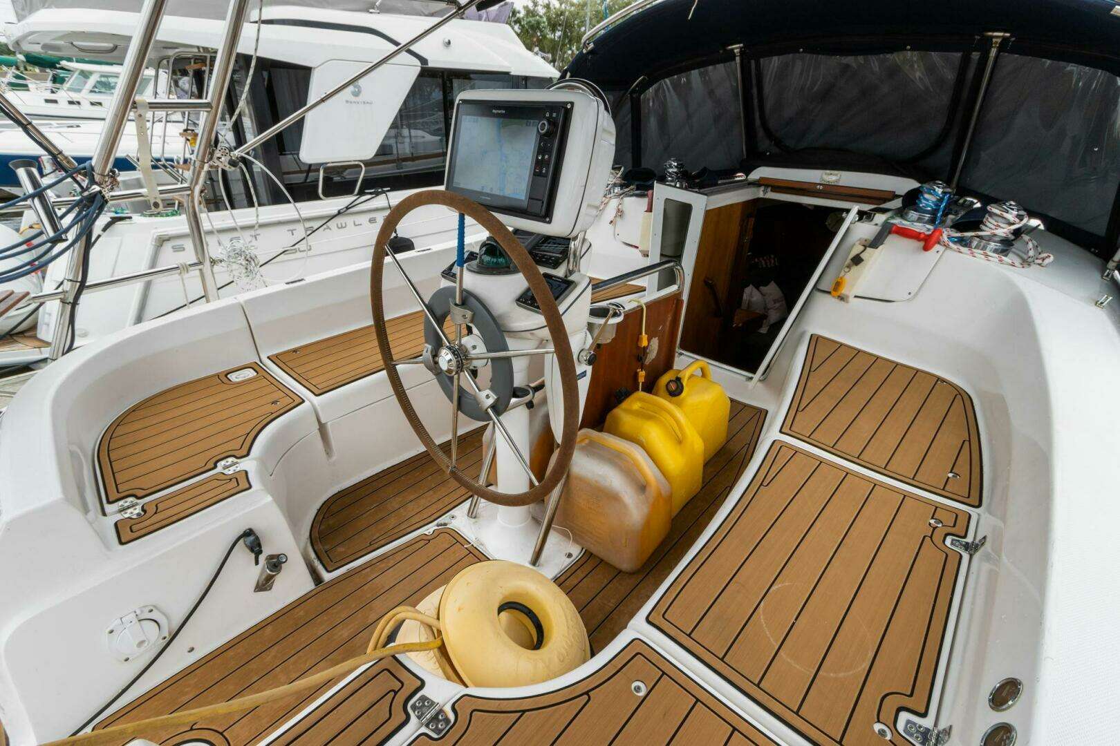 2003 Hunter 356 - Image 26