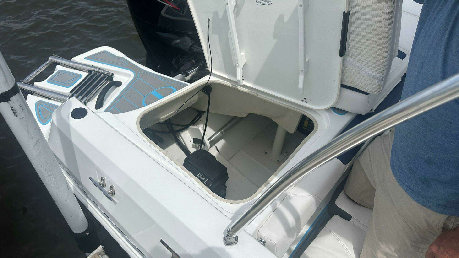 2023 Tahoe 185S - Image 9