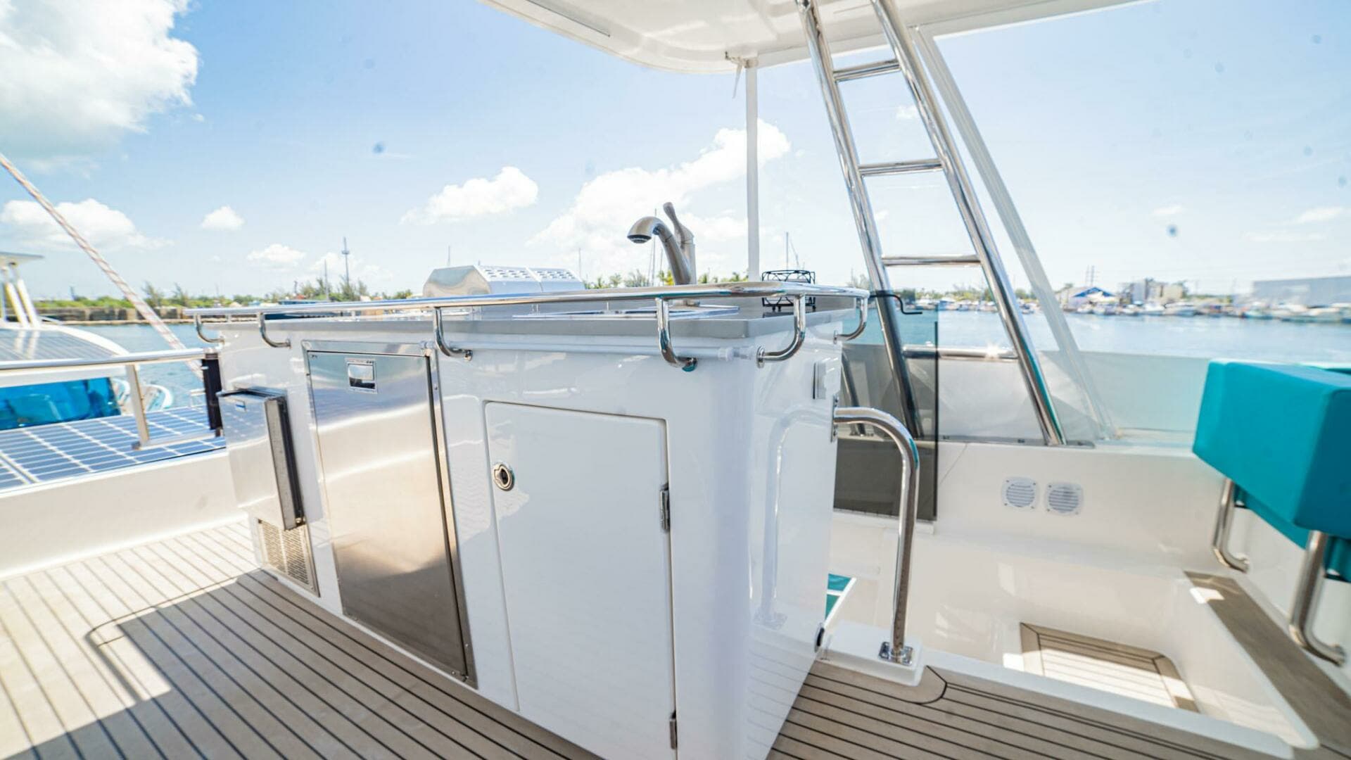 2018 Leopard 58 - Image 52