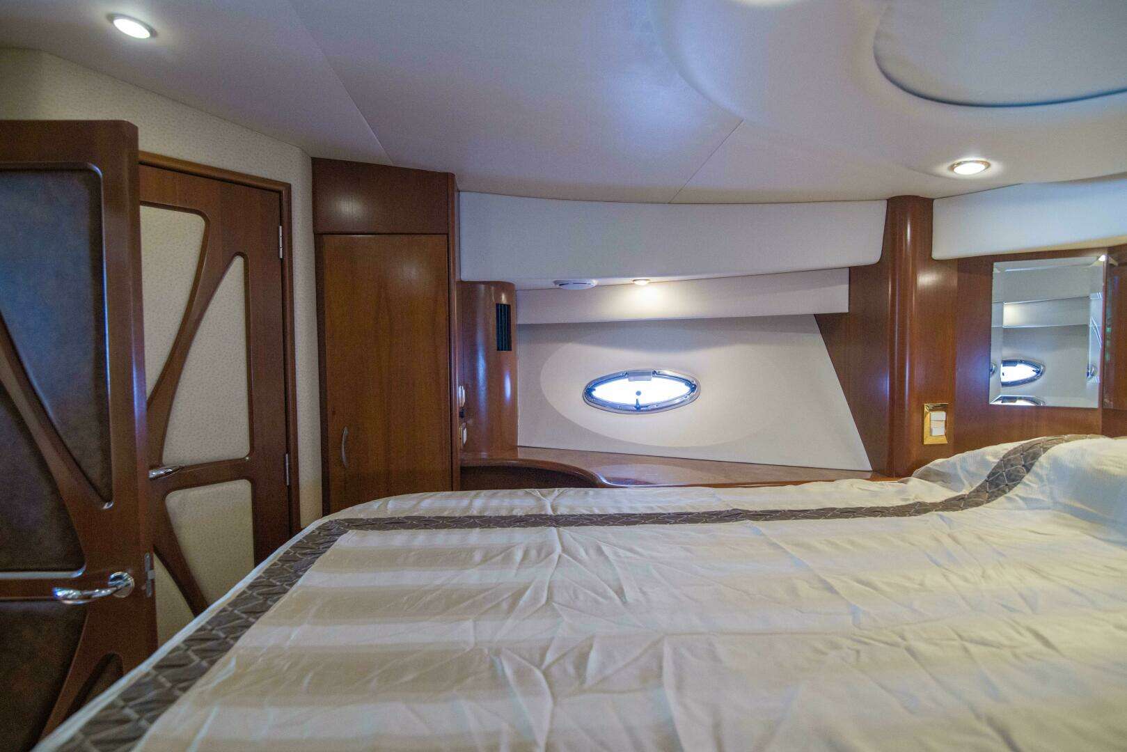 2009 Silverton 52 Ovation - Image 67