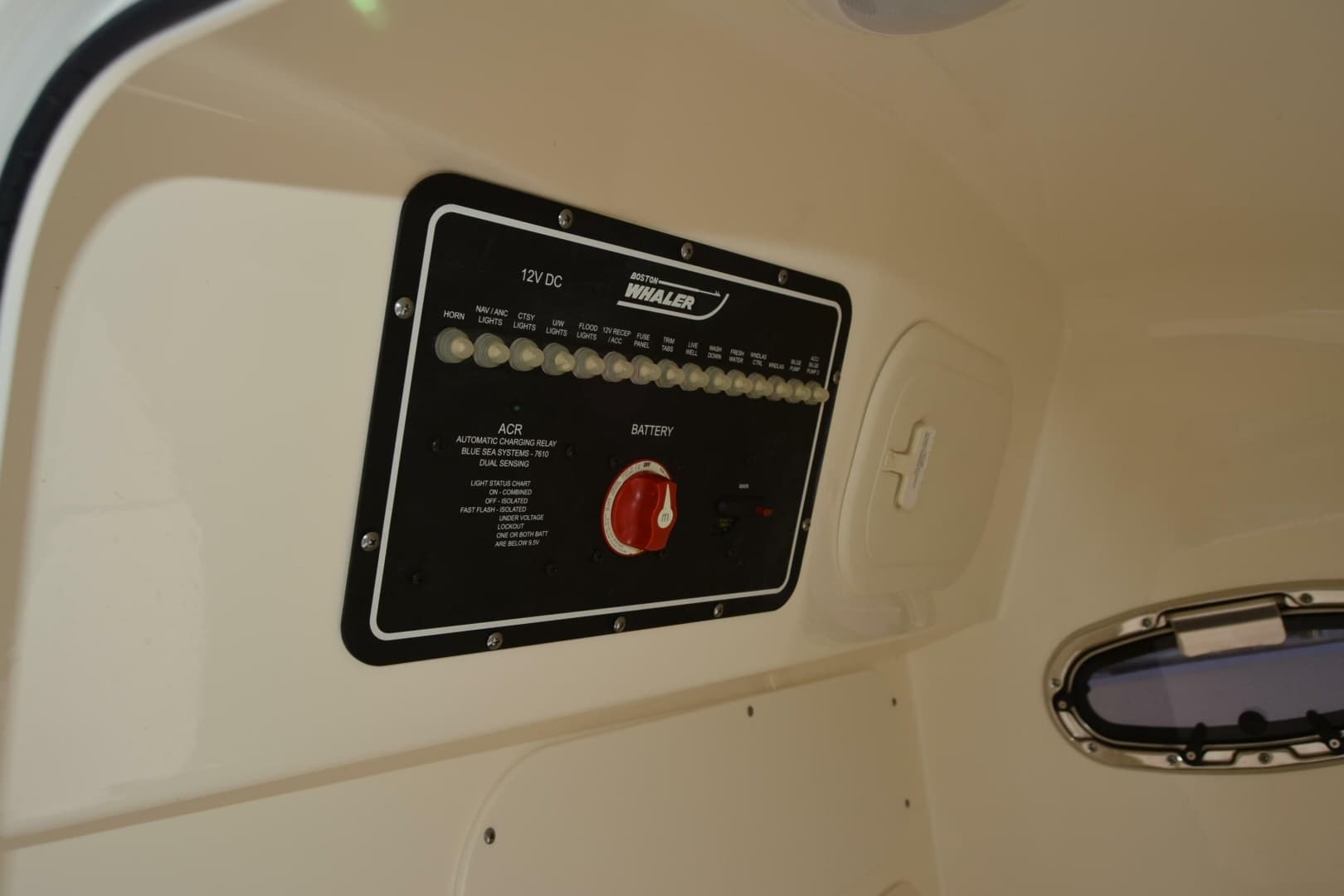 2021 Boston Whaler 270 Dauntless - Image 20
