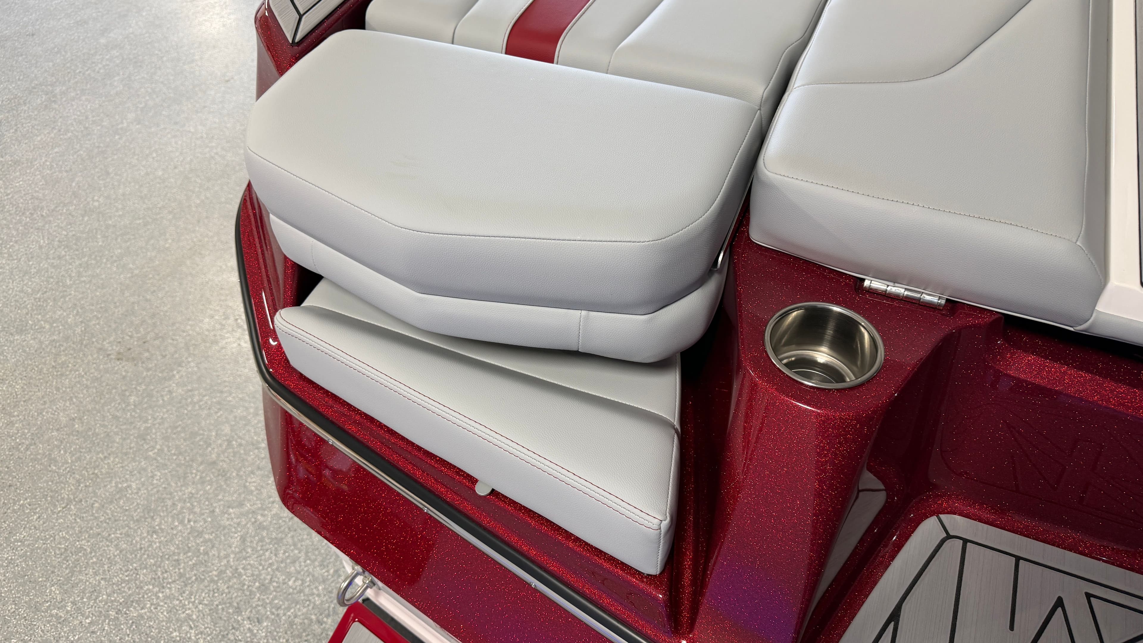 2026 MasterCraft XT22 - 16