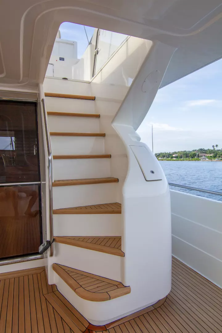 2005 Ferretti Yachts 76 - Image 19