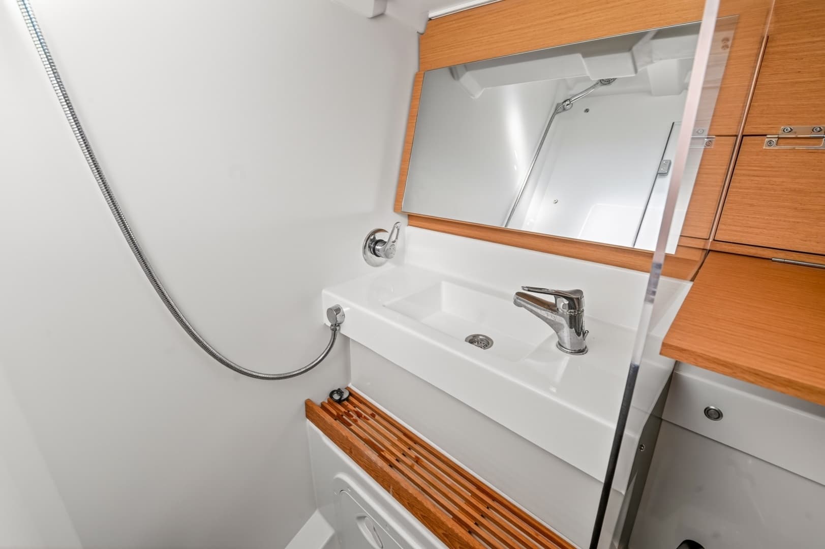 2019 Jeanneau Sun Odyssey 490 - Image 50