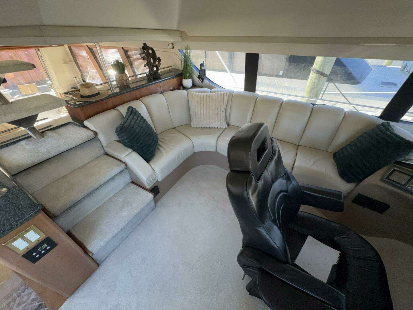 1999 Carver 530 Voyager Pilothouse - Image 33