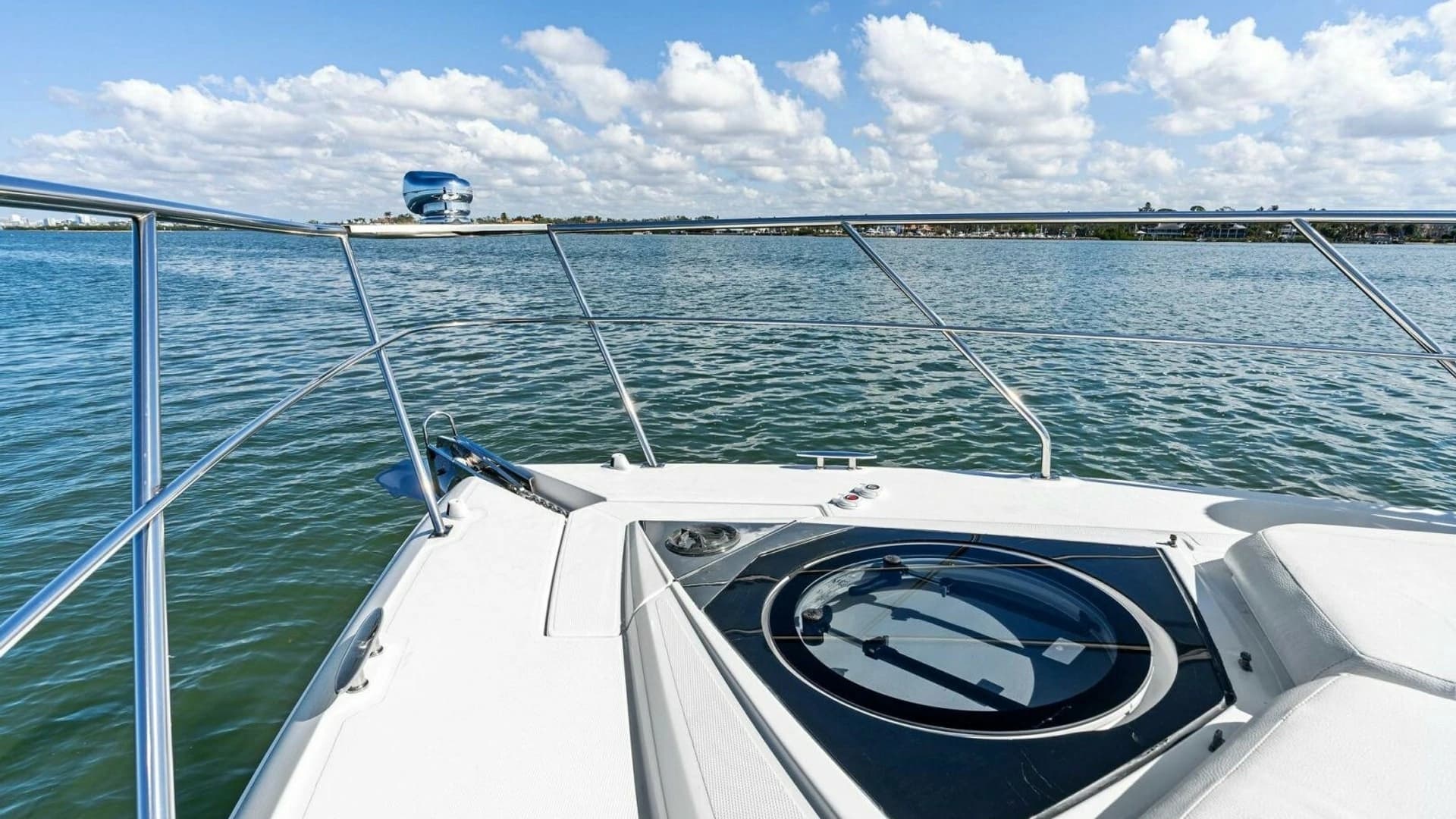 2019 Cruisers Yachts 45 Cantius - Image 8