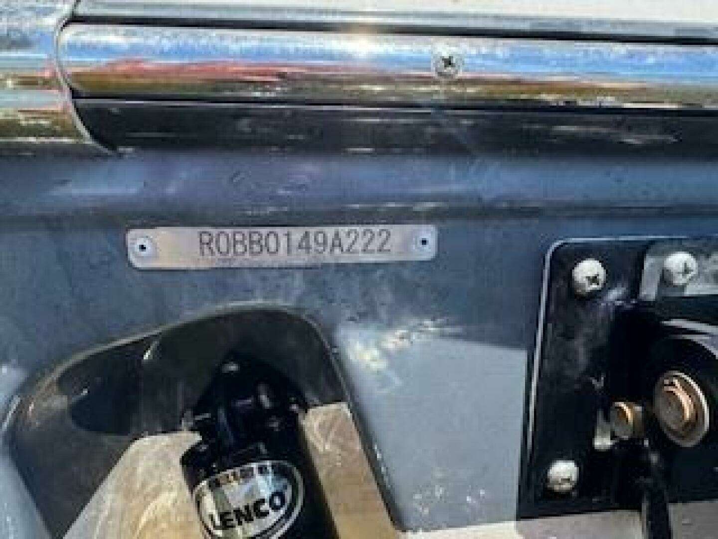 2022 Robalo R242 Center Console - Image 29