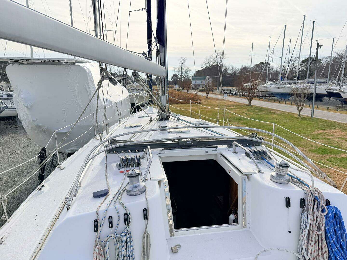 2001 Catalina 380 - Image 21