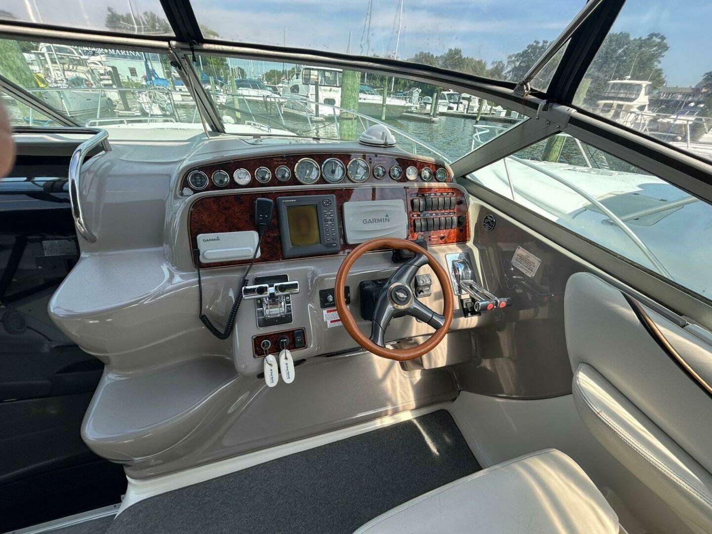 2001 Wellcraft 3700 Martinique - Image 16