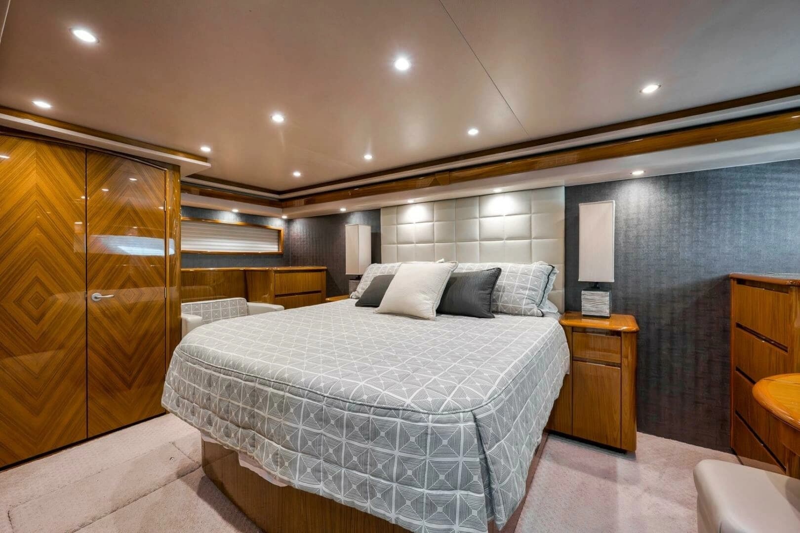 2011 Viking 76 Enclosed Bridge - Image 27