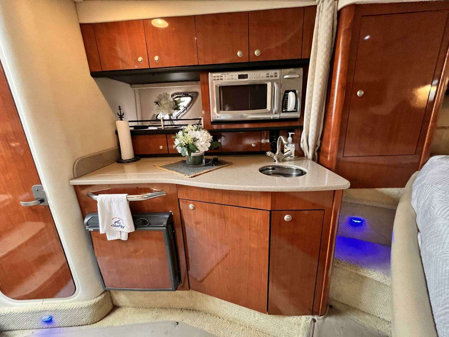 2007 Sea Ray 310 Sundancer - Image 32