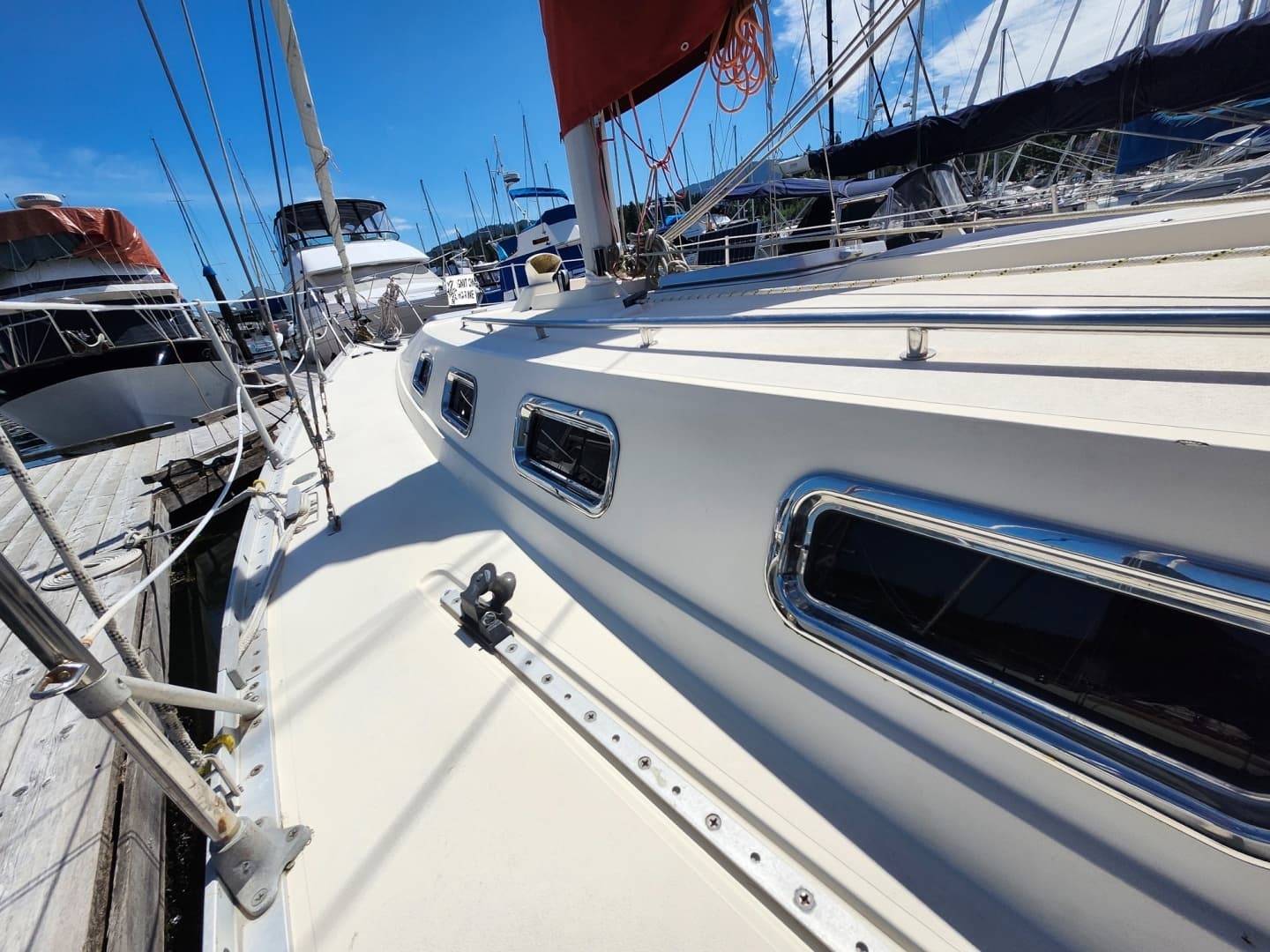 1982 Canadian Sailcraft CS-36 - Image 40