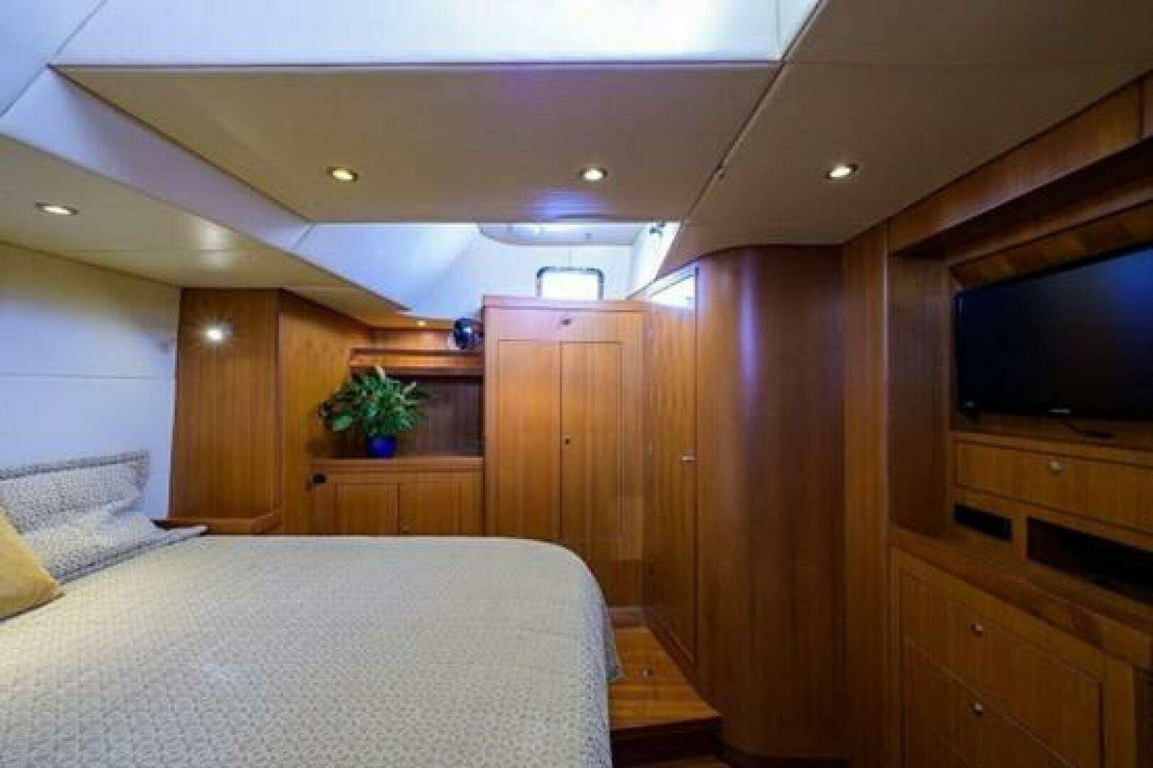 2009 Hylas 70 Sail - Image 13