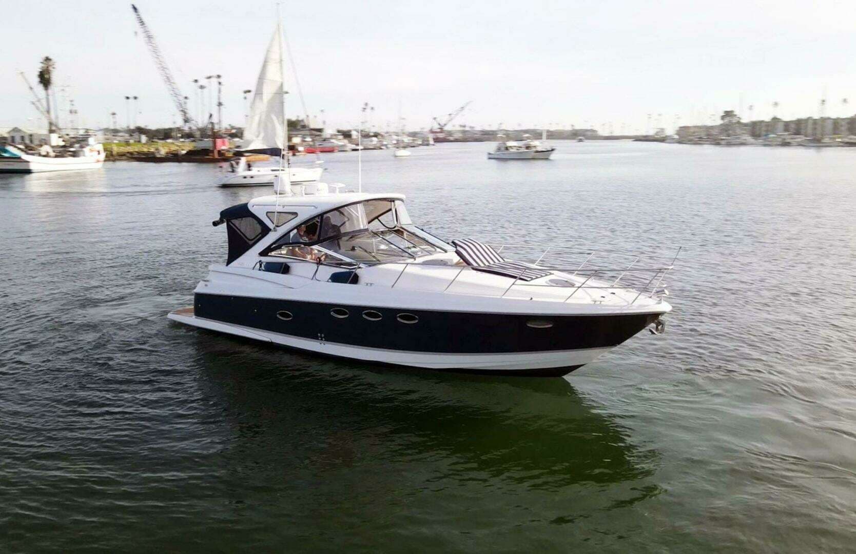 2008 Regal Commodore 4060 - Image 2