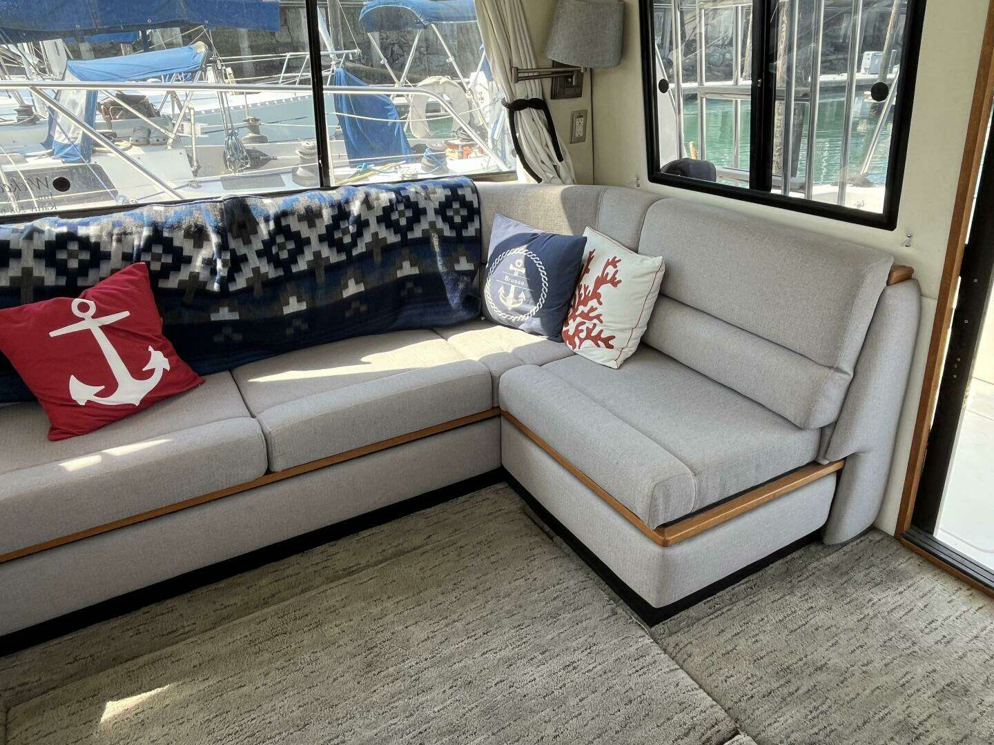 1996 Bayliner 3788 Command Bridge - Image 15