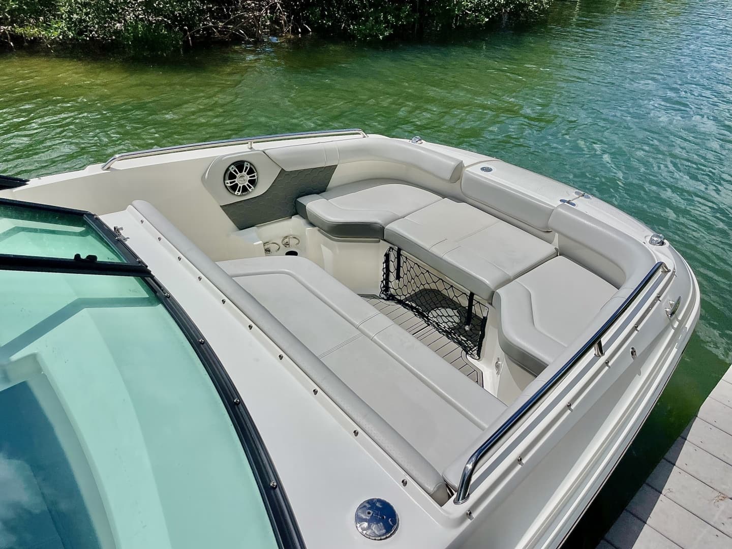 2024 Sea Ray SDX 25 Outboard - Image 15