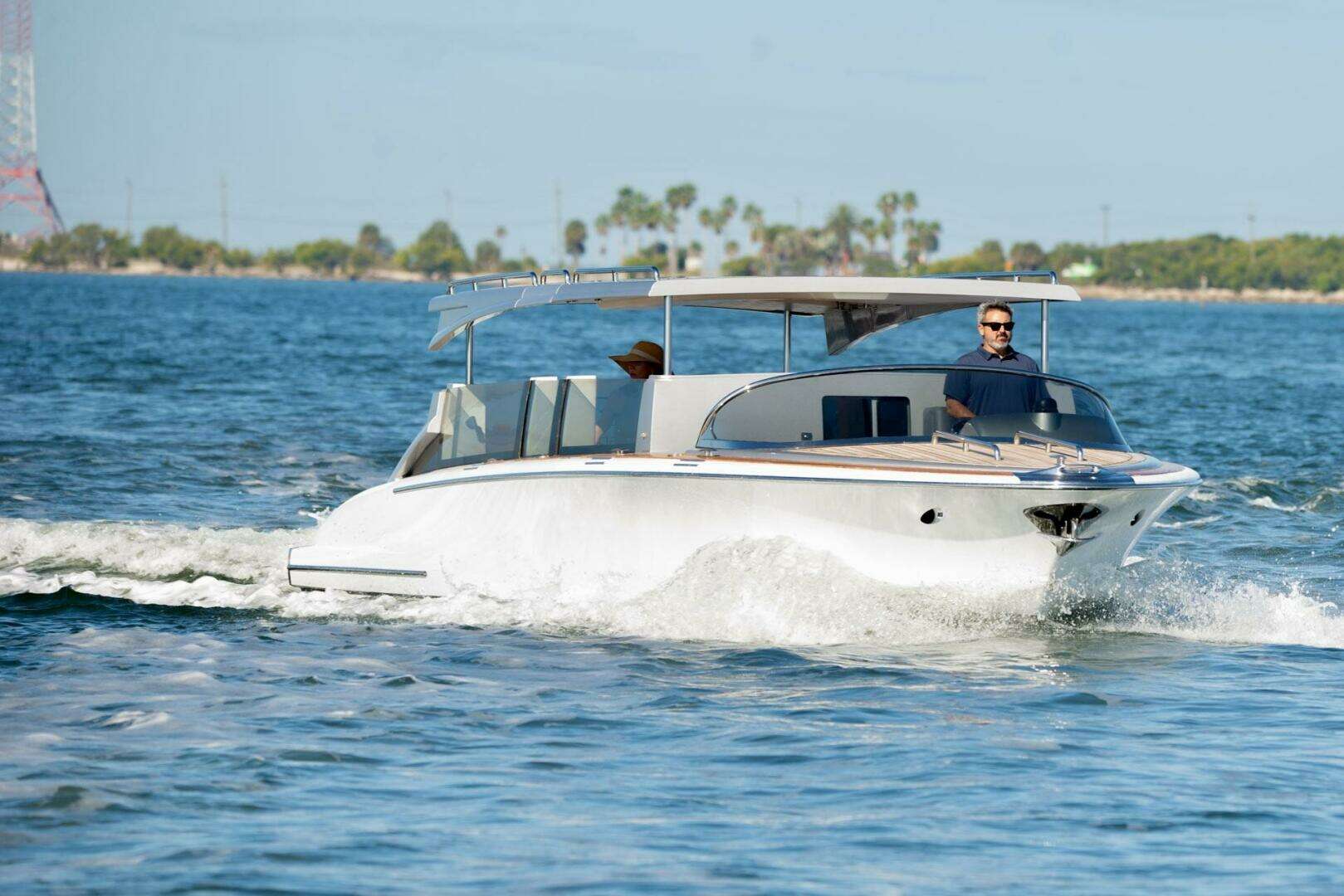 2016 Hodgdon Yachts Venetian Limo - Image 4